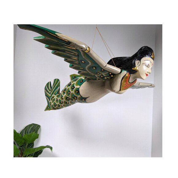 Flying Winged Dewi Sri Goddess Mobile Spirit Chaser Carved Wood Bali Art Vintage - Picture 3 of 9